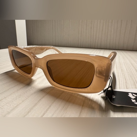 Reality Sunglasses Brand New with Case and Tags - Picture 3 of 9